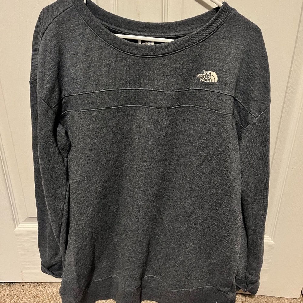 North face NWOT sweater never worn XL